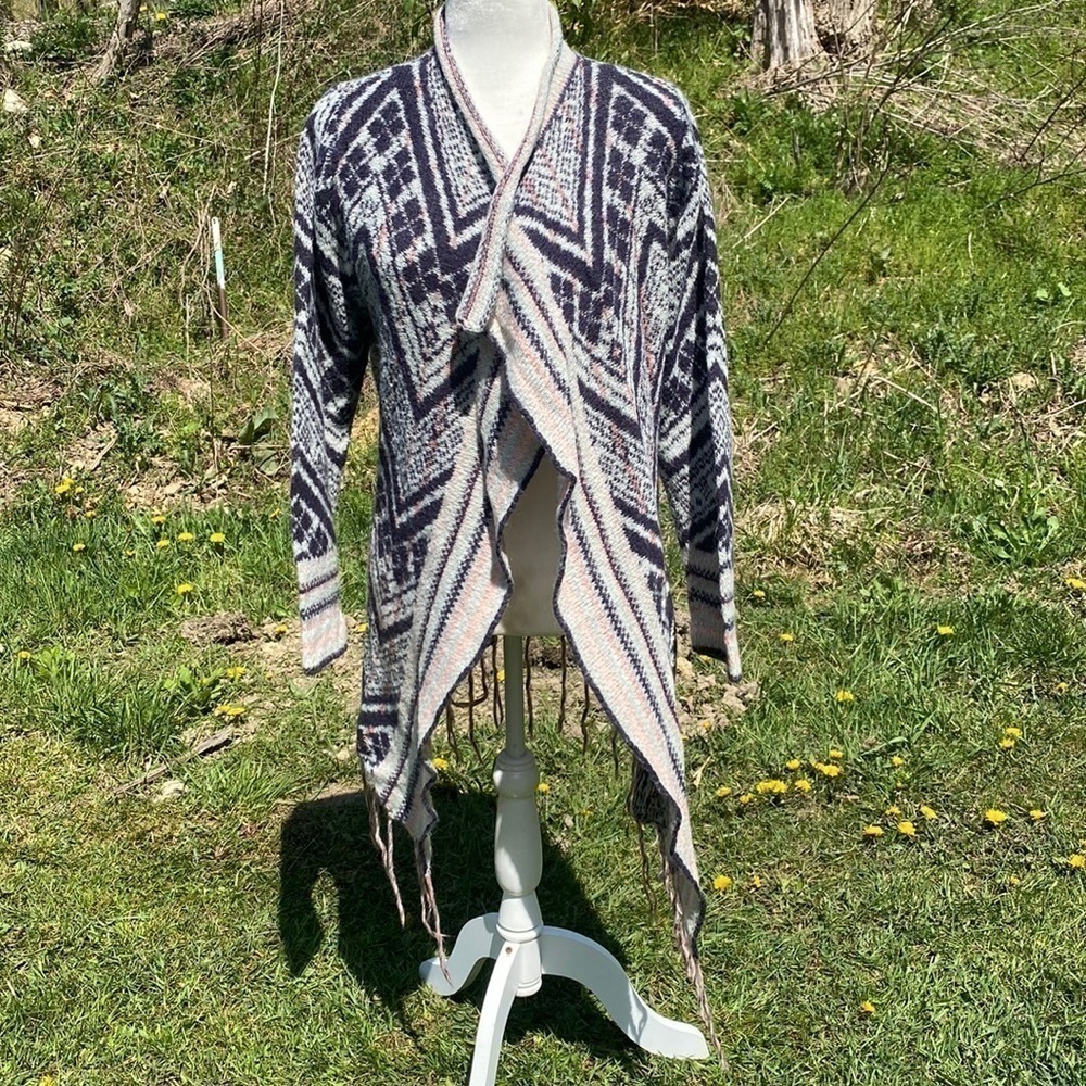 𝅺vanity Fringed Open Front Sweater Wrap size Large
